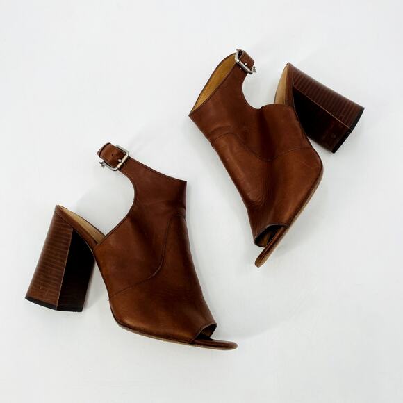 Coach Size 9.5 Brown Leather Heeled Open Toed Sandals - Picture 1 of 6